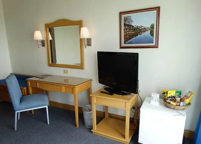 The Aloha Hotel 3*