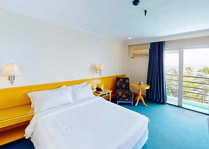 The Aloha Hotel 3*