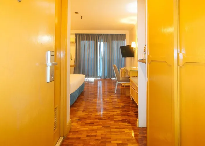 The Aloha Hotel 3*
