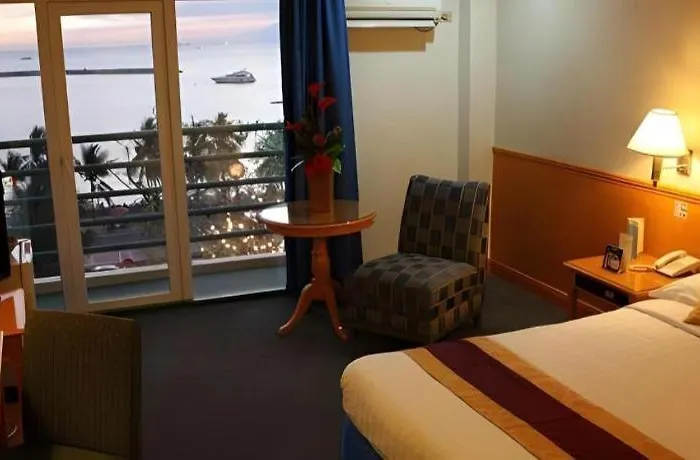The Aloha Hotel 3*